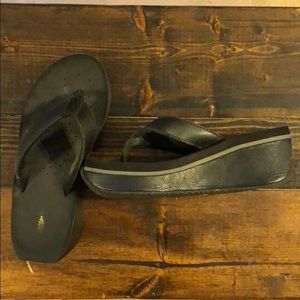 Volatile flip flops